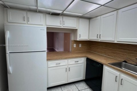 Copropriété à vendre à Miramar, Floride: 2 chambres, 94.3 m2 № 1928344 - photo 6