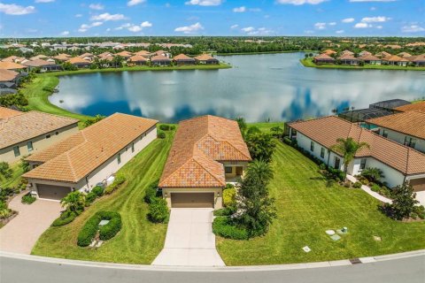 Villa ou maison à vendre à Nokomis, Floride: 3 chambres, 156.45 m2 № 2415118 - photo 2