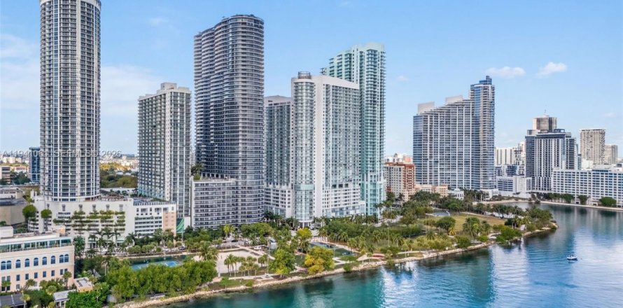 Condo in Miami, Florida, 1 bedroom  № 1998105