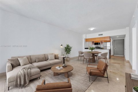 Condo in Miami, Florida, 1 bedroom  № 1998105 - photo 13