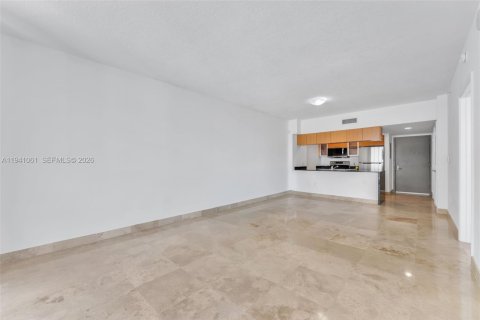 Condo in Miami, Florida, 1 bedroom  № 1998105 - photo 11