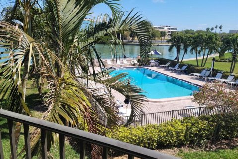 Снять в аренду кондоминиум в Южная Пасадена, Флорида 2 спальни, 108.7м2, № 1722154 - фото 6