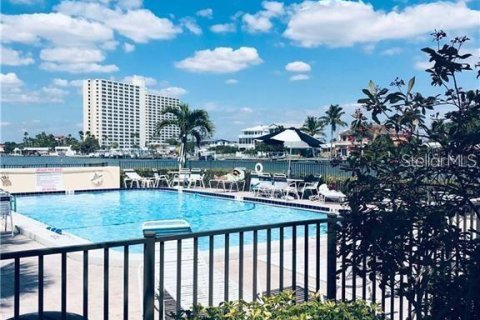 Снять в аренду кондоминиум в Южная Пасадена, Флорида 2 спальни, 108.7м2, № 1722154 - фото 5