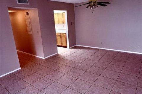 Copropriété à louer à Gainesville, Floride: 3 chambres, 119.75 m2 № 2150524 - photo 2