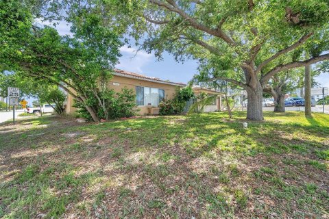 Casa en venta en Clearwater, Florida, 2 dormitorios, 128.39 m2 № 1793777 - foto 1