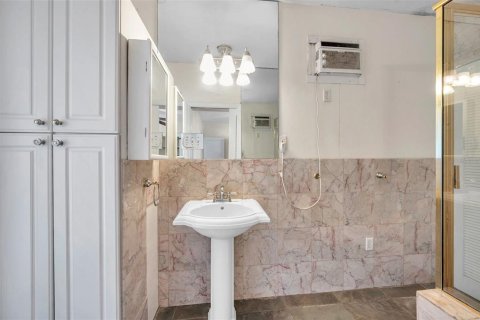 Casa en venta en Clearwater, Florida, 2 dormitorios, 128.39 m2 № 1793777 - foto 21