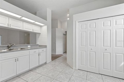 House in New Port Richey, Florida 3 bedrooms, 141.49 sq.m. № 1893566 - photo 8