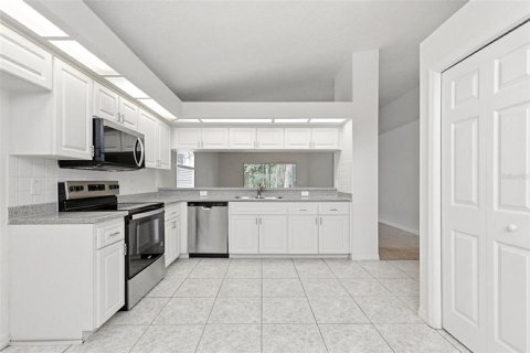 House in New Port Richey, Florida 3 bedrooms, 141.49 sq.m. № 1893566 - photo 7