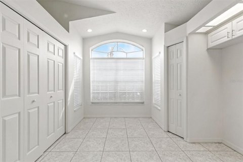 House in New Port Richey, Florida 3 bedrooms, 141.49 sq.m. № 1893566 - photo 4