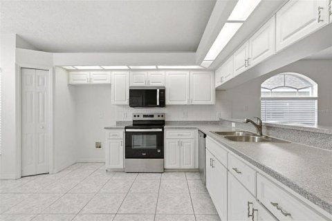 House in New Port Richey, Florida 3 bedrooms, 141.49 sq.m. № 1893566 - photo 6
