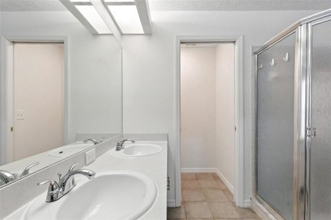 House in New Port Richey, Florida 3 bedrooms, 141.49 sq.m. № 1893566 - photo 23