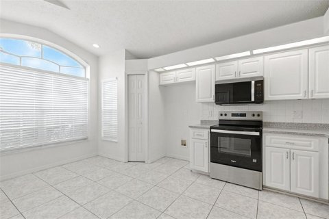 House in New Port Richey, Florida 3 bedrooms, 141.49 sq.m. № 1893566 - photo 5