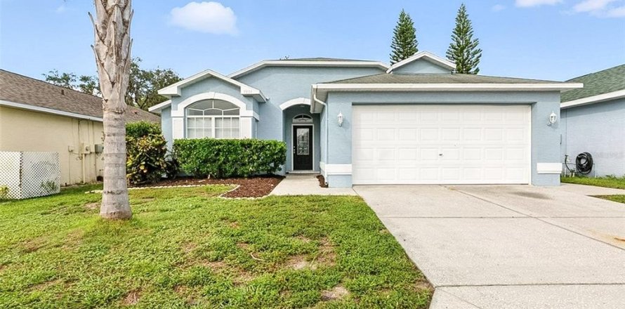 House in New Port Richey, Florida 3 bedrooms, 141.49 sq.m. № 1893566