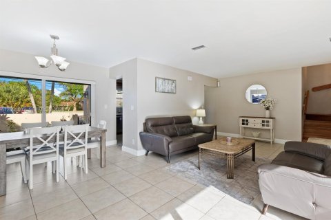 Купить таунхаус в Корал-Спрингс, Флорида 3 спальни, 123.56м2, № 2066183 - фото 8