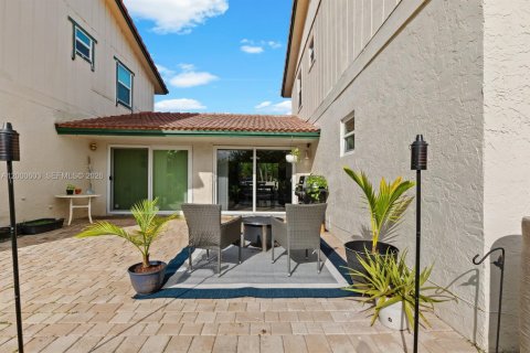 Купить таунхаус в Корал-Спрингс, Флорида 3 спальни, 123.56м2, № 2066183 - фото 25