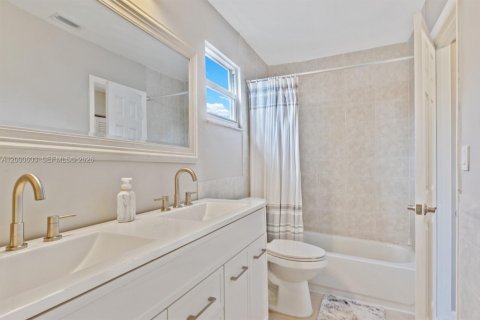 Купить таунхаус в Корал-Спрингс, Флорида 3 спальни, 123.56м2, № 2066183 - фото 19