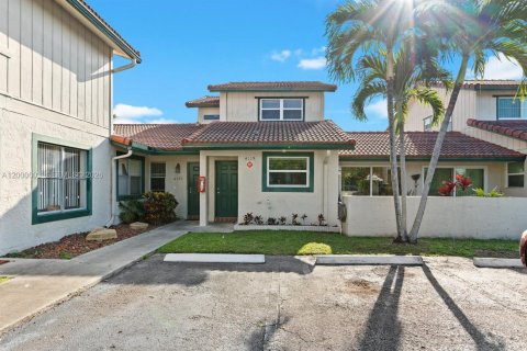 Таунхаус в Корал-Спрингс, Флорида 3 спальни, 123.56м2 № 2066183