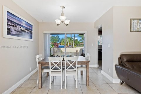 Купить таунхаус в Корал-Спрингс, Флорида 3 спальни, 123.56м2, № 2066183 - фото 9