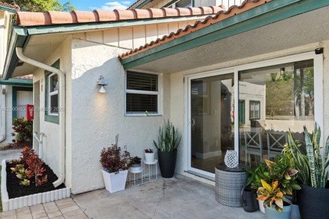 Купить таунхаус в Корал-Спрингс, Флорида 3 спальни, 123.56м2, № 2066183 - фото 3