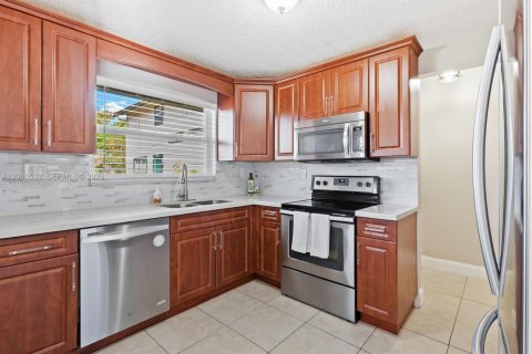 Купить таунхаус в Корал-Спрингс, Флорида 3 спальни, 123.56м2, № 2066183 - фото 10