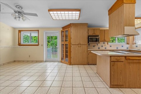 House in Homestead, Florida 4 bedrooms, 308.44 sq.m. № 1779465 - photo 30