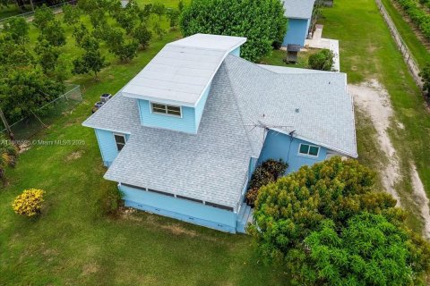 House in Homestead, Florida 4 bedrooms, 308.44 sq.m. № 1779465 - photo 8