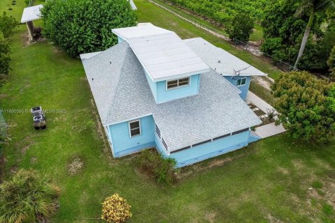 House in Homestead, Florida 4 bedrooms, 308.44 sq.m. № 1779465 - photo 11