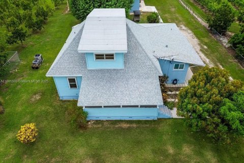 House in Homestead, Florida 4 bedrooms, 308.44 sq.m. № 1779465 - photo 10