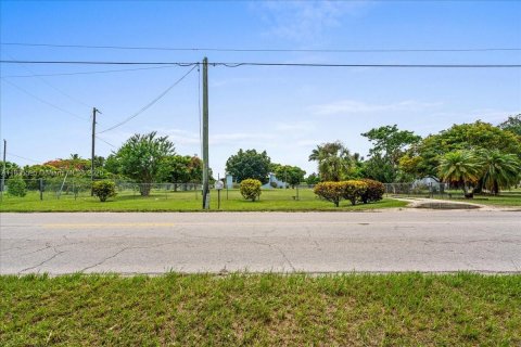 House in Homestead, Florida 4 bedrooms, 308.44 sq.m. № 1779465 - photo 14
