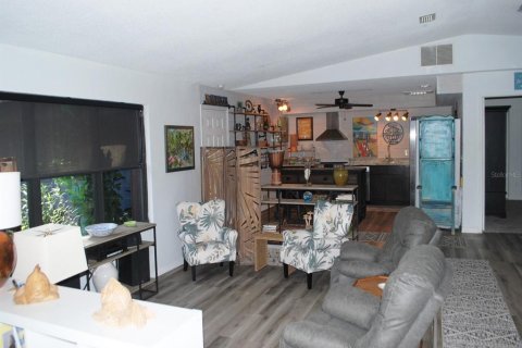 House in Edgewater, Florida 3 bedrooms, 155.33 sq.m. № 1810689 - photo 9