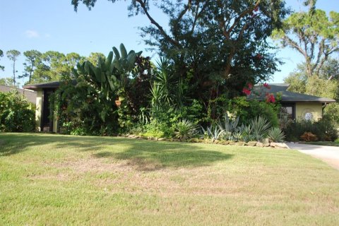 House in Edgewater, Florida 3 bedrooms, 155.33 sq.m. № 1810689 - photo 3
