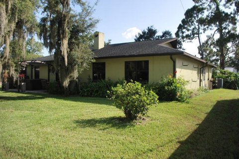 House in Edgewater, Florida 3 bedrooms, 155.33 sq.m. № 1810689 - photo 8