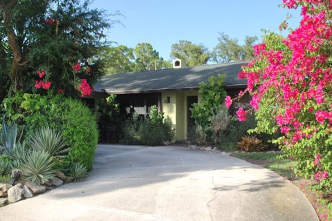 House in Edgewater, Florida 3 bedrooms, 155.33 sq.m. № 1810689 - photo 2