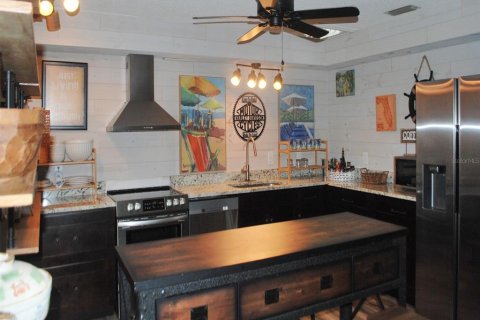 House in Edgewater, Florida 3 bedrooms, 155.33 sq.m. № 1810689 - photo 13