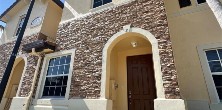 Таунхаус в Катлер-Бей, Флорида 3 спальни, 143.26м2 № 2046465