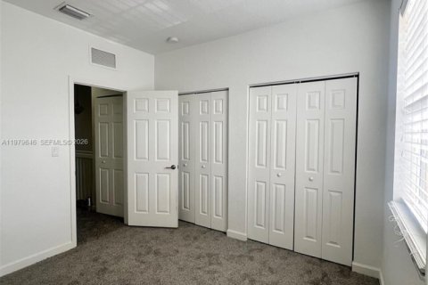 Снять в аренду таунхаус в Катлер-Бей, Флорида 3 спальни, 143.26м2, № 2046465 - фото 10