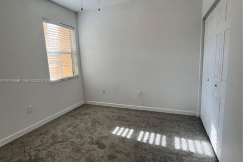 Снять в аренду таунхаус в Катлер-Бей, Флорида 3 спальни, 143.26м2, № 2046465 - фото 9