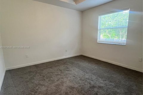 Снять в аренду таунхаус в Катлер-Бей, Флорида 3 спальни, 143.26м2, № 2046465 - фото 7