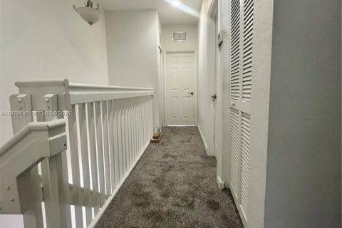 Снять в аренду таунхаус в Катлер-Бей, Флорида 3 спальни, 143.26м2, № 2046465 - фото 6