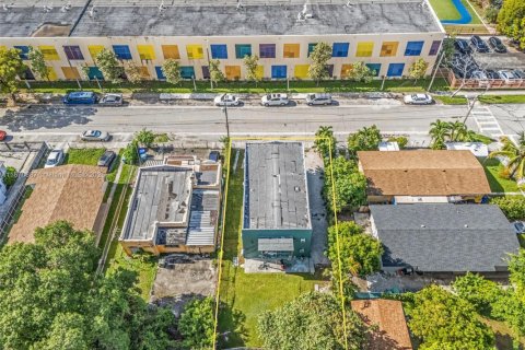 Propiedad comercial en venta en Miami, Florida, 269.79 m2 № 1979496 - foto 12