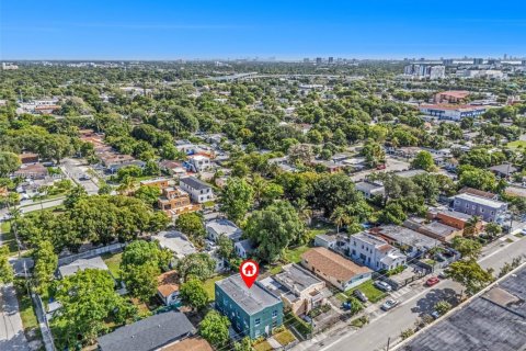 Propiedad comercial en venta en Miami, Florida, 269.79 m2 № 1979496 - foto 9