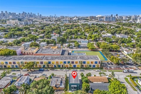Propiedad comercial en venta en Miami, Florida, 269.79 m2 № 1979496 - foto 11