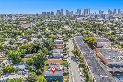 Propiedad comercial en venta en Miami, Florida, 269.79 m2 № 1979496 - foto 10