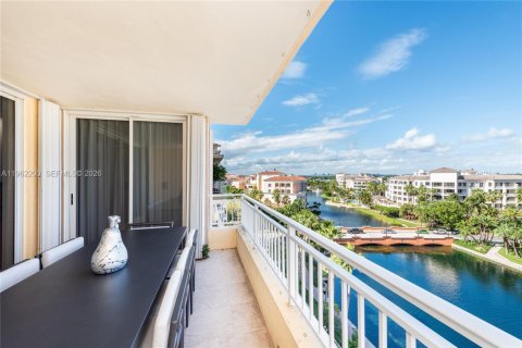 Condominio en venta en Key Biscayne, Florida, 3 dormitorios, 241.73 m2 № 2024848 - foto 4