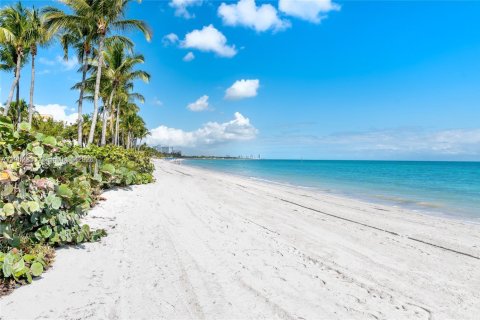 Condominio en venta en Key Biscayne, Florida, 3 dormitorios, 241.73 m2 № 2024848 - foto 18