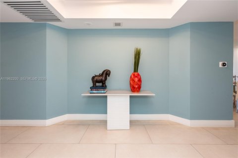 Condominio en venta en Key Biscayne, Florida, 3 dormitorios, 241.73 m2 № 2024848 - foto 2