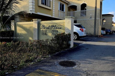 Copropriété à louer à Miami, Floride: 2 chambres, 83.61 m2 № 2042194 - photo 2