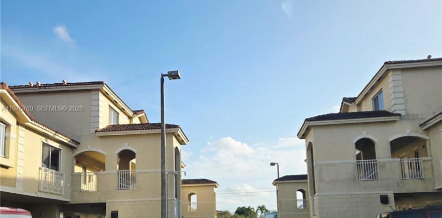 Condo à Miami, Floride, 2 chambres  № 2042194