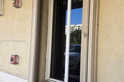 Copropriété à louer à Miami, Floride: 2 chambres, 83.61 m2 № 2042194 - photo 5