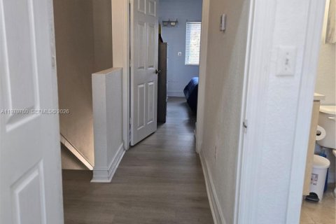 Copropriété à louer à Miami, Floride: 2 chambres, 83.61 m2 № 2042194 - photo 13